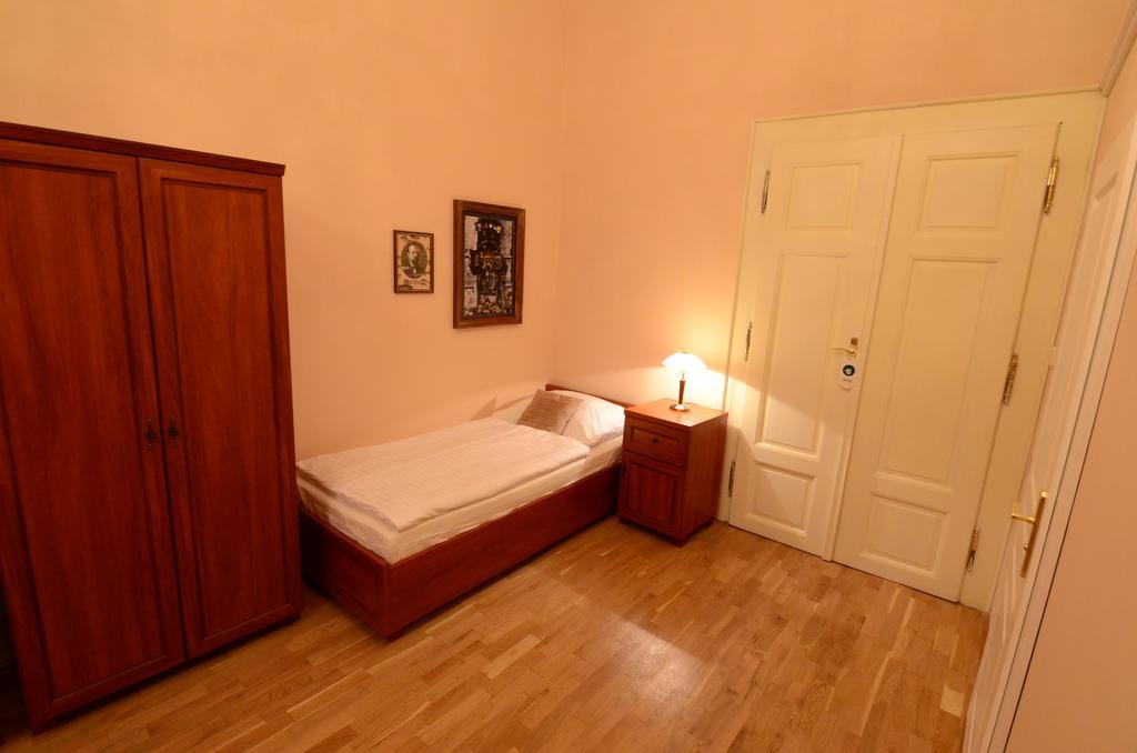 Pension Karlova Prag Exterior foto